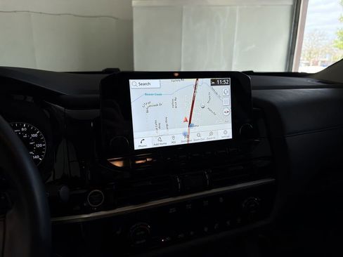 Certified 2024 Nissan Pathfinder SL image 29