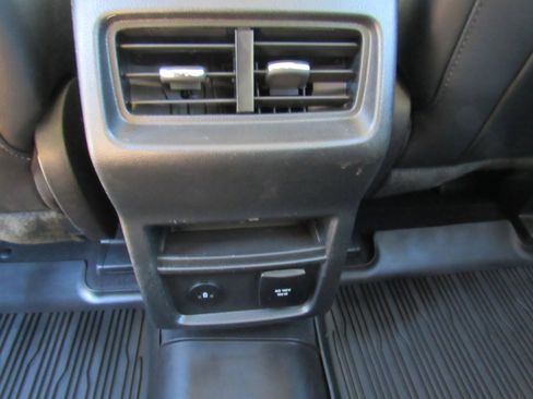 Used 2024 Ford Edge SEL w/ Convenience Package image 32