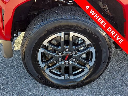 Used 2025 Toyota Tacoma TRD Sport image 7