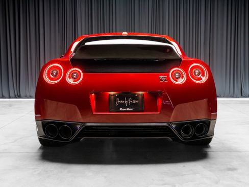 Used 2016 Nissan GT-R Premium AWD/4WD image 49