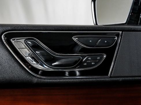 Used 2020 Lincoln Navigator L Reserve RWD image 35
