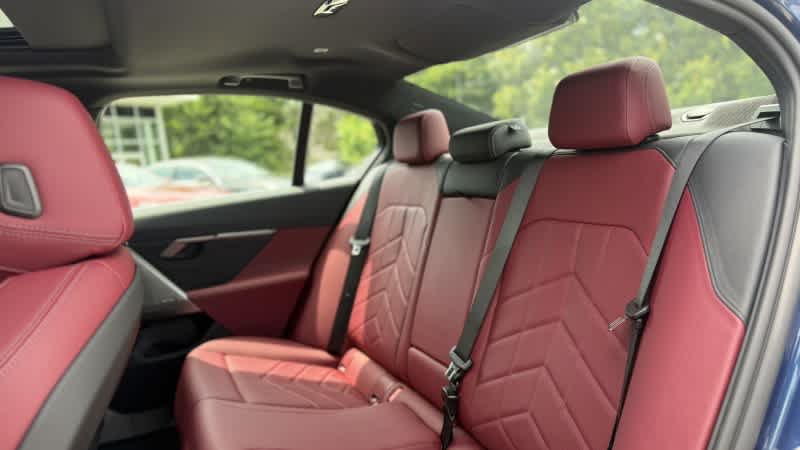 Used 2025 BMW 530i RWD image 16