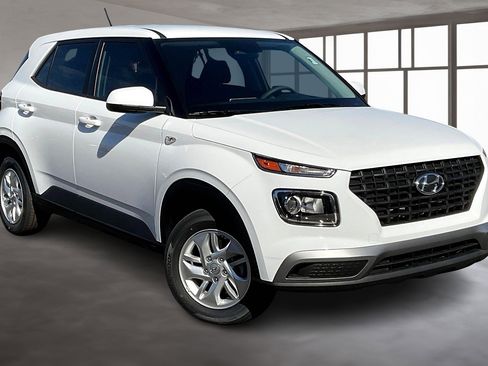 New 2025 Hyundai Venue SE image 1