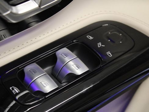 Used 2024 Mercedes-Benz SL 43 AMG image 21