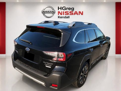 Used 2023 Subaru Outback Touring AWD/4WD image 4