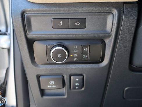 Used 2023 Ford Expedition Limited RWD image 15