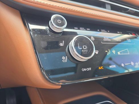 Used 2023 INFINITI QX60 Sensory w/ Cargo Package AWD/4WD image 30