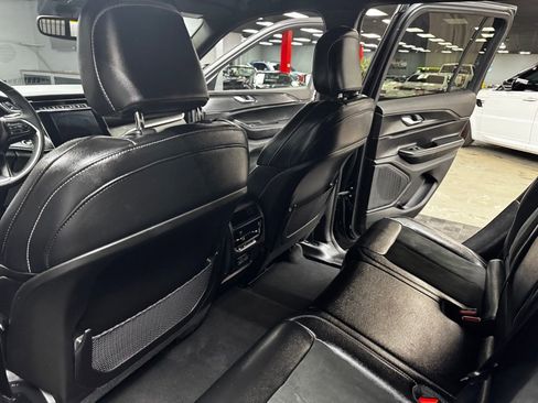 Used 2024 Jeep Grand Cherokee Altitude RWD image 41