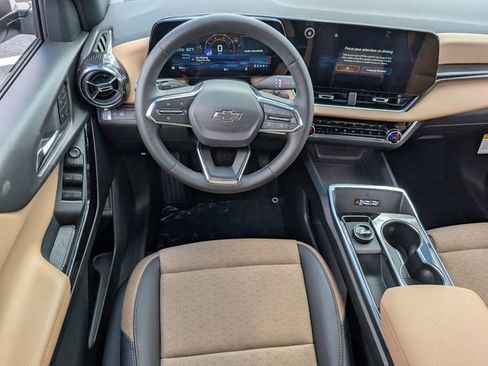 New 2026 Chevrolet Equinox ACTIV w/ Convenience Package III FWD image 7