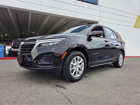 Used 2024 Chevrolet Equinox LS w/ Driver Confidence II Package image 2