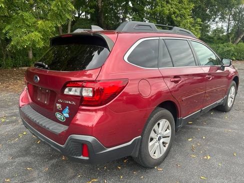 Used 2018 Subaru Outback 2.5i Premium AWD/4WD image 3