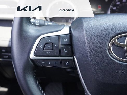Used 2023 Toyota Highlander XLE AWD/4WD image 48
