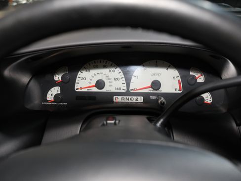 Used 2000 Ford F150 Lightning RWD image 64
