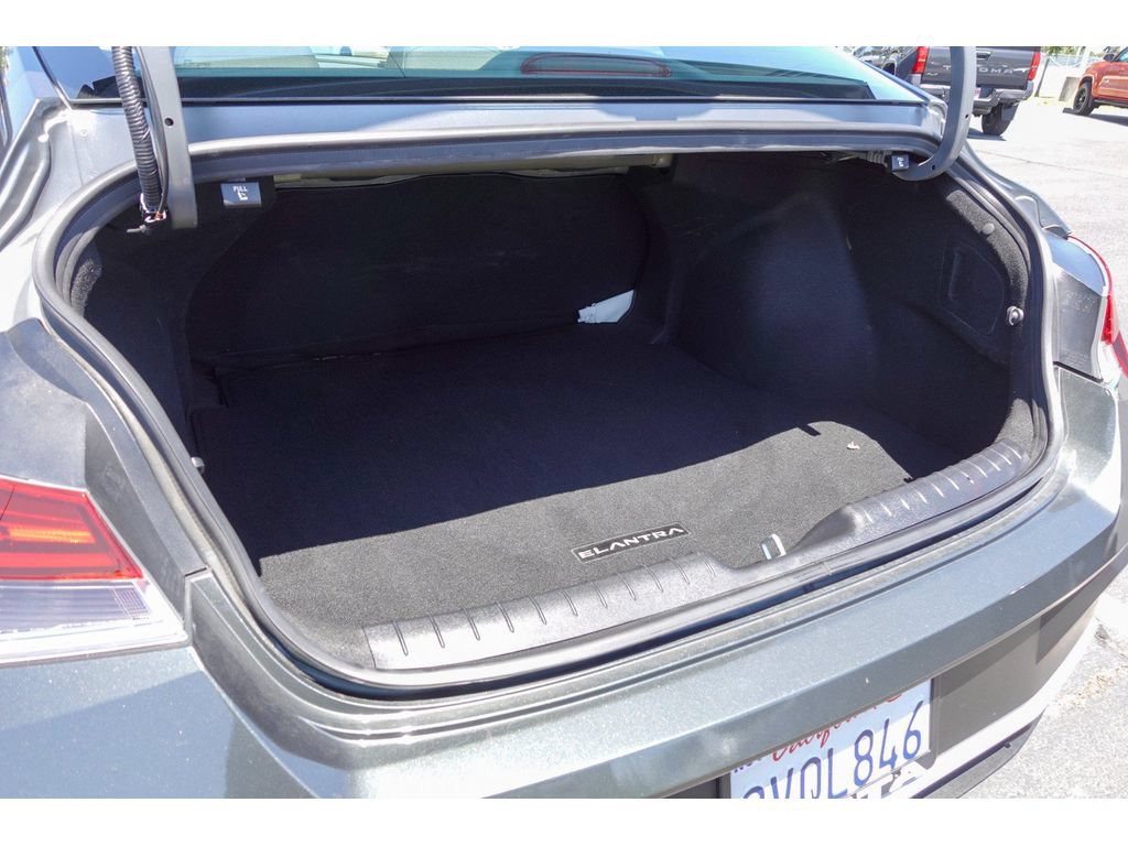 Used 2026 Hyundai Elantra SEL FWD image 30