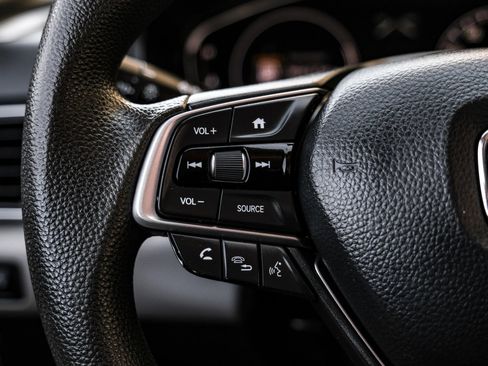 Used 2020 Honda Accord LX image 18