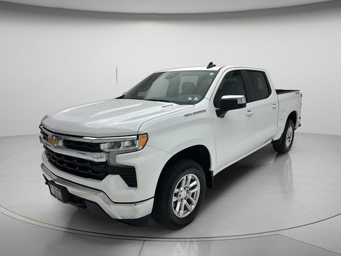 Used 2025 Chevrolet Silverado 1500 LT w/ Leather Package AWD/4WD image 3