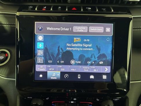 New 2025 Jeep Grand Cherokee Laredo X w/ Luxury Tech Group I image 22