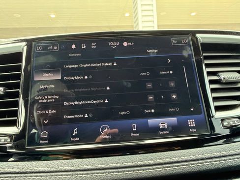 Used 2023 Chrysler Pacifica Touring FWD image 41