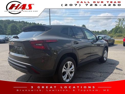 Used 2024 Chevrolet Trax LS FWD image 7