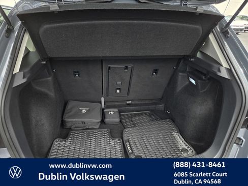 Certified 2024 Volkswagen Taos SE w/ Black Wheel Package FWD image 23