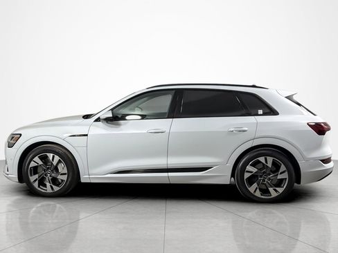 Used 2023 Audi e-tron Premium w/ Convenience Plus Package AWD/4WD image 2