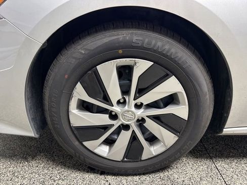 Used 2019 Nissan Altima 2.5 S FWD image 3