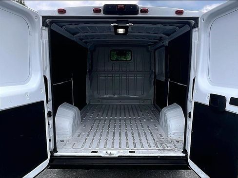 Used 2025 RAM ProMaster 2500 w/ Convenience Group FWD image 15