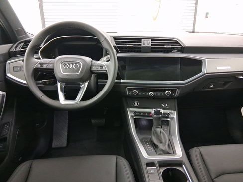 New 2025 Audi Q3 2.0T Premium image 4
