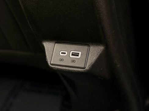 Used 2023 Chevrolet Bolt EUV LT image 22