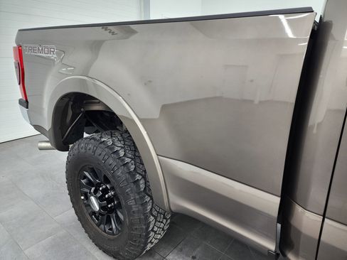 Used 2022 Ford F250 Lariat w/ Tremor Off-Road Package image 25