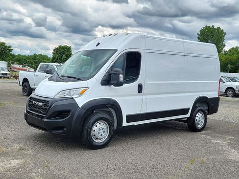 Used 2023 RAM ProMaster 2500 FWD image 6