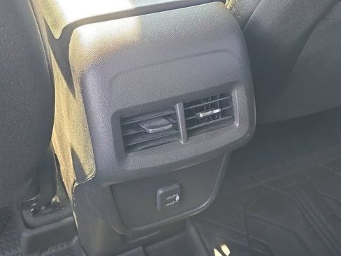 Used 2022 Chevrolet Equinox LT FWD image 27