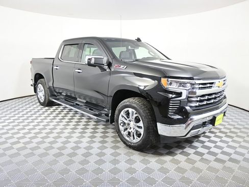 Used 2025 Chevrolet Silverado 1500 LTZ AWD/4WD image 9