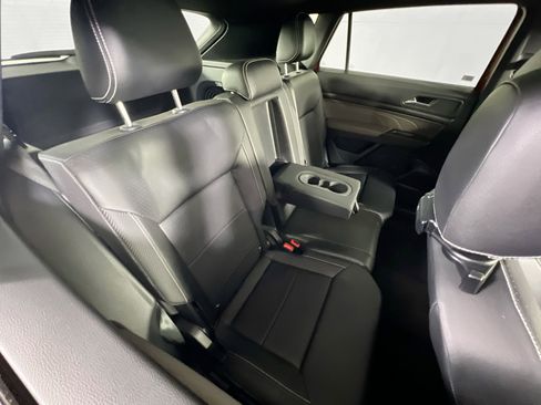 Used 2023 Volkswagen Atlas Cross Sport SEL R-Line image 27