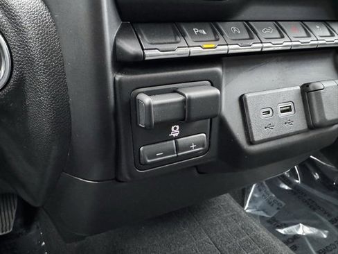 Used 2020 GMC Sierra 1500 Elevation w/ Elevation Value Package image 18