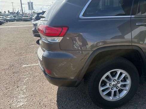 Used 2020 Jeep Grand Cherokee Laredo RWD image 12