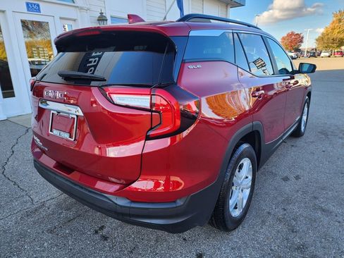 Used 2023 GMC Terrain SLE w/ Driver Convenience Package image 5