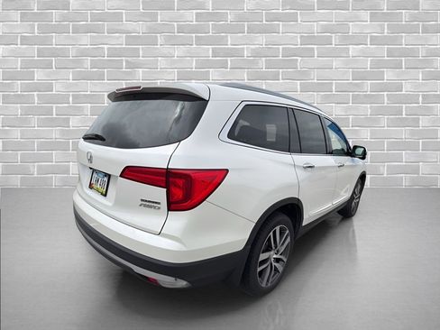 Used 2017 Honda Pilot Touring image 2