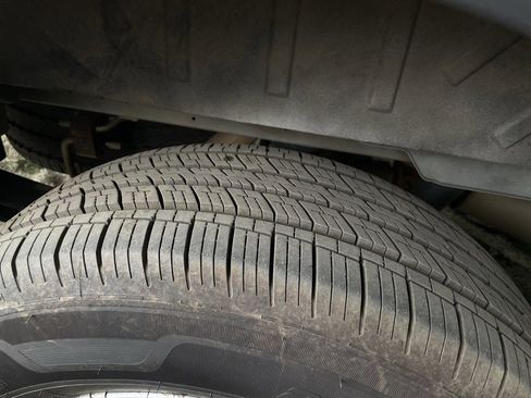 Used 2021 Ford Transit 250 Medium Roof image 11