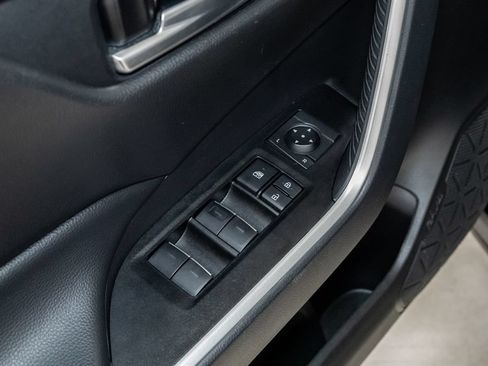Used 2025 Toyota RAV4 XLE AWD/4WD image 10