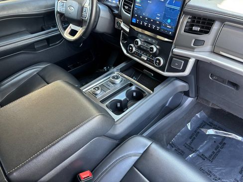 Used 2024 Ford Expedition XLT AWD/4WD image 14