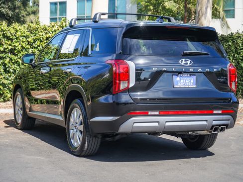 Used 2024 Hyundai Palisade SEL FWD image 4