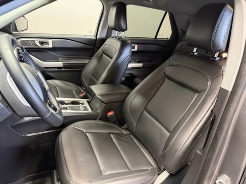 Used 2023 Ford Explorer XLT w/ Equipment Group 202A image 15