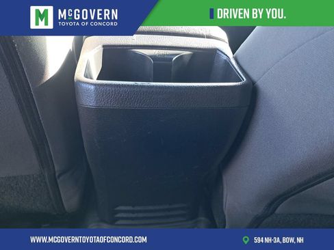 Used 2018 Toyota Tacoma TRD Sport AWD/4WD image 17