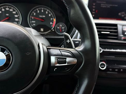 Used 2018 BMW M4 Convertible image 7