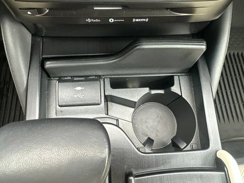 Used 2022 Lexus ES 300h w/ Premium Package FWD image 40