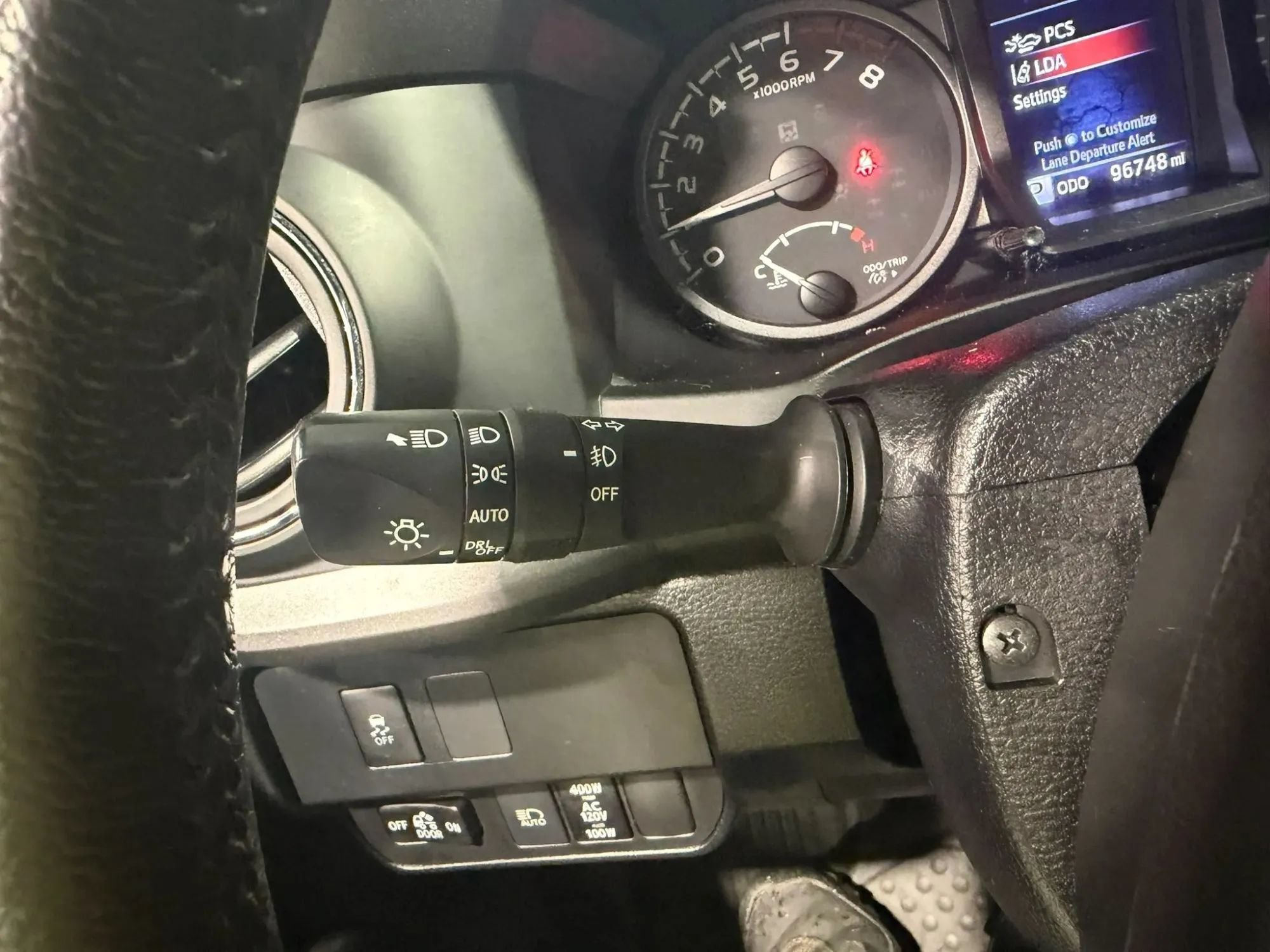 Used 2021 Toyota Tacoma TRD Off-Road AWD/4WD image 25