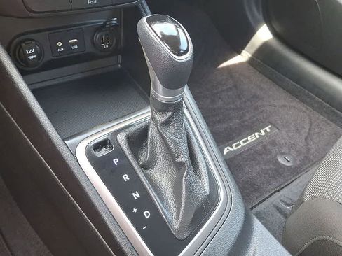 Used 2019 Hyundai Accent SE FWD image 12