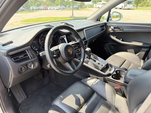 Used 2022 Porsche Macan GTS AWD/4WD image 3