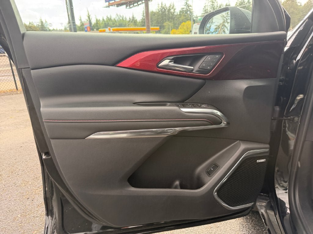 Used 2024 Chevrolet Traverse RS AWD/4WD image 21